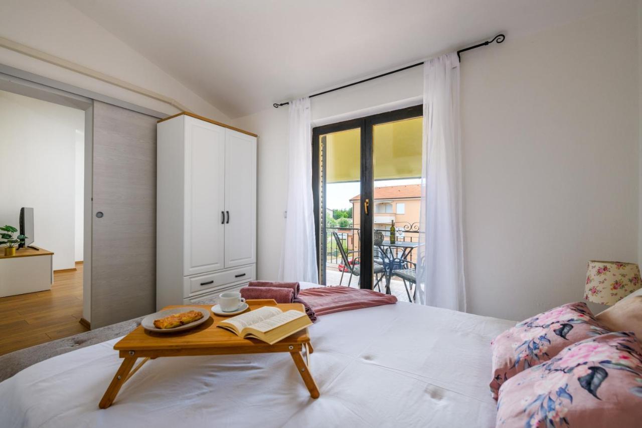 Apartments Perkovic Fažana Екстериор снимка